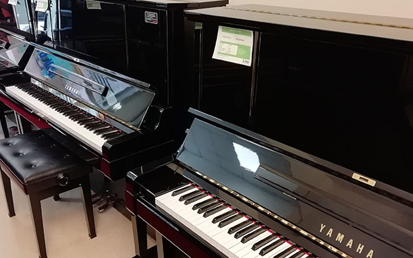 Piano Yamaha UX1 segunda mano · Tienda online · Art Guinardo